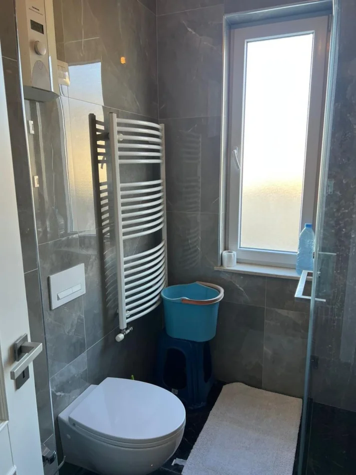 Tirane, vendesi appartamento 2+1 Piano 2, 225.000 € (Kinostudio)