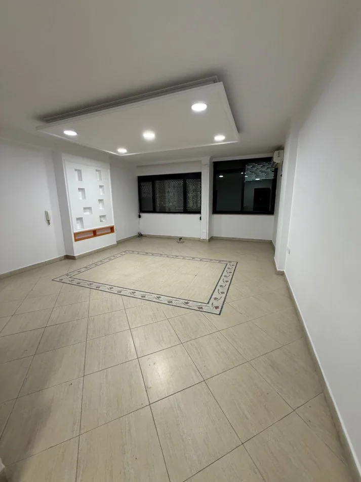 Tirane, vendesi appartamento 3+1 Piano 5, 167 m² 500.000 € (BLLOKU)
