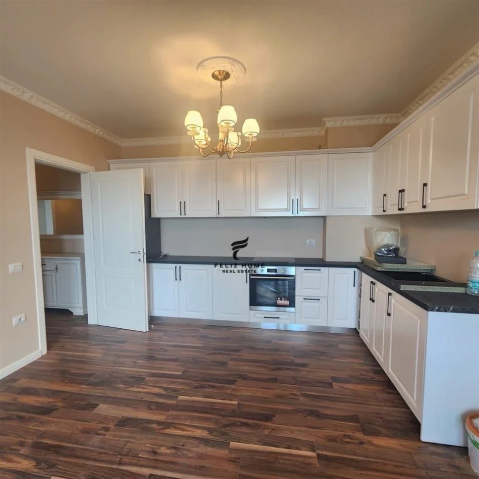 Tirane, vendesi appartamento 2+1+Balcone Piano 3, 124 m² 258.000 € (ACQUA ARTIFICIALE)