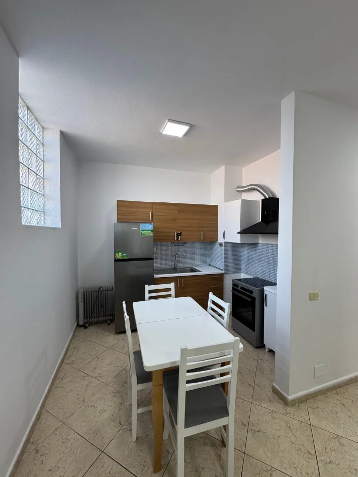 Tirane, affitto con consegna immediata appartamento 1+1, 64 m², 550 € (VIA ELBASANIT)