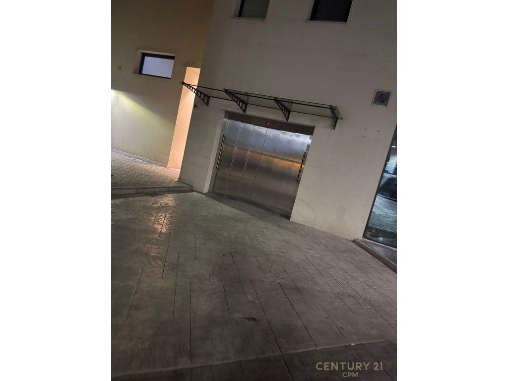Spazio di Parcheggio in Vendita in Via Kosovo