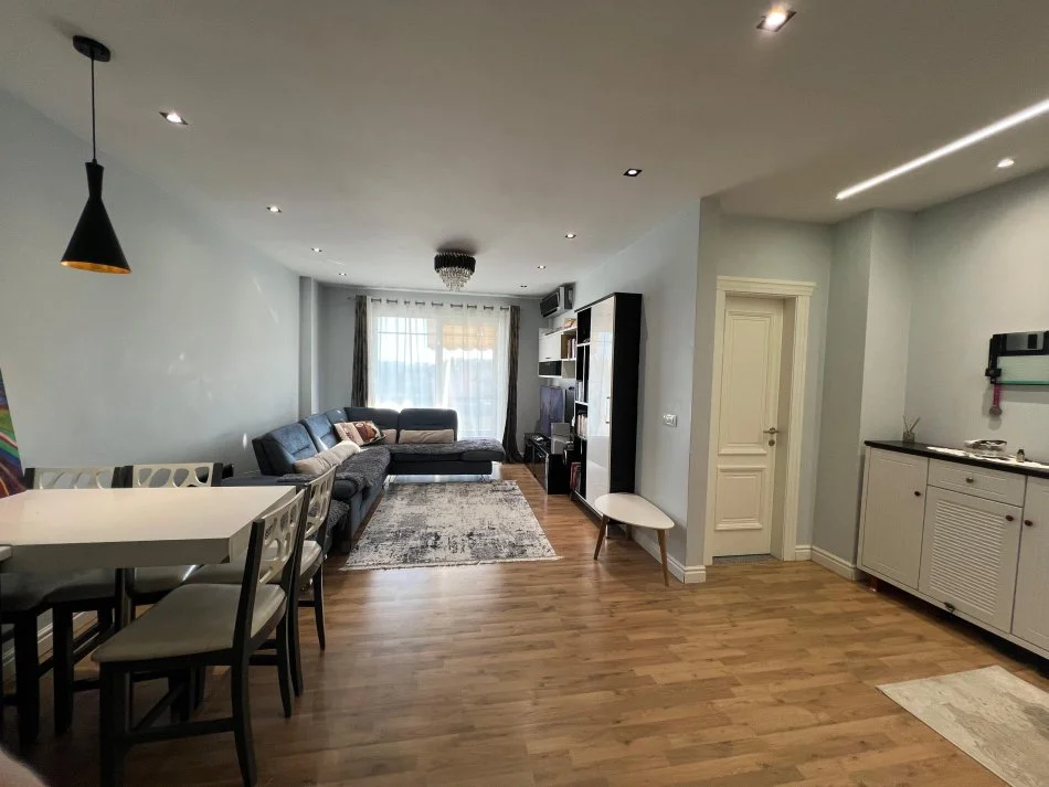 Tirane, jepet me qera apartament 2+1 Kati 8, 120 m² 550 € (ASTIR)