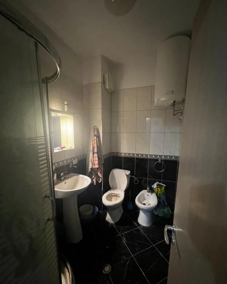 Tirane, affitto appartamento 2+1+Balcone Piano 2, 85 m² 500 € (Yzberisht)