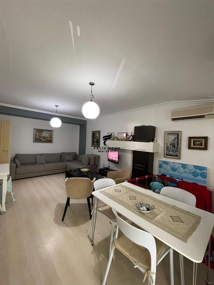 SHITET APARTAMENT,BLLOKU,336.000 EURO.