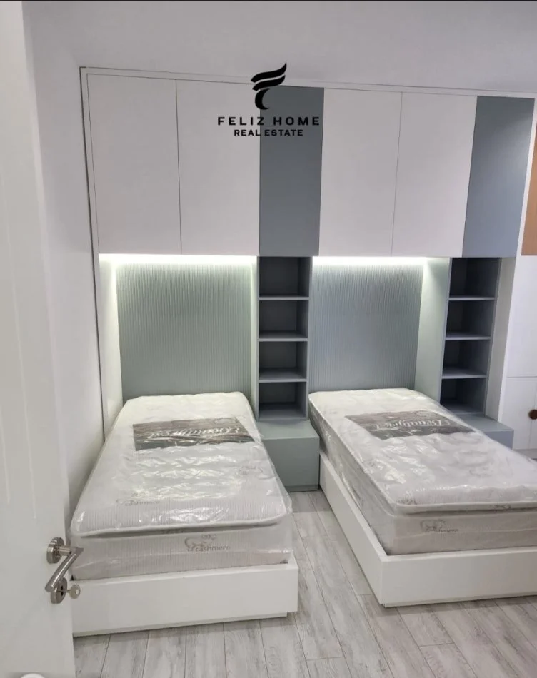 Tirane, affitto appartamento 3+1+Balcone al settimo piano, 111 m², 1.250€ (Complesso Delijorgji)