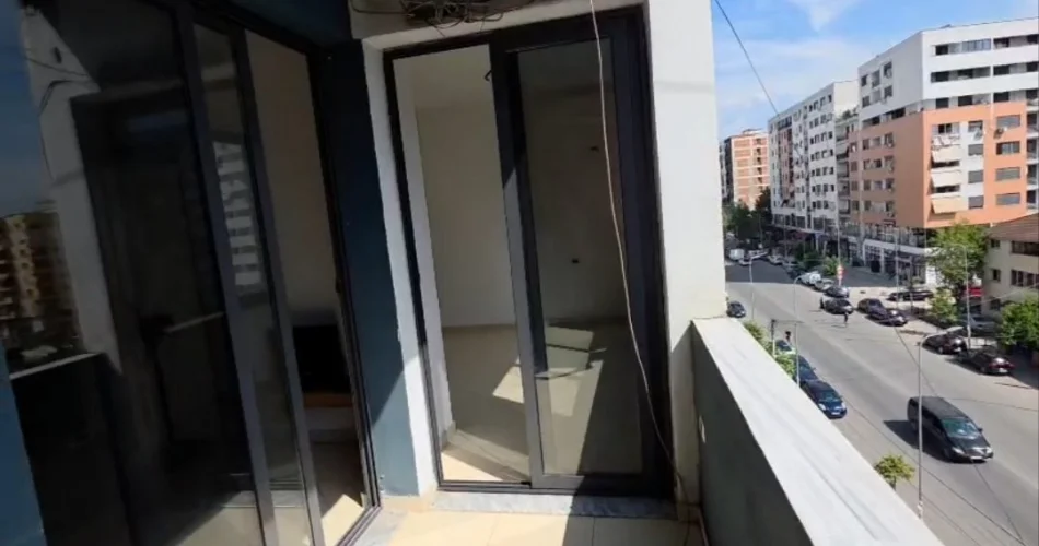 Tirane, affitto appartamento 2+1 Piano 2, 100 m² 350 € (Astir)