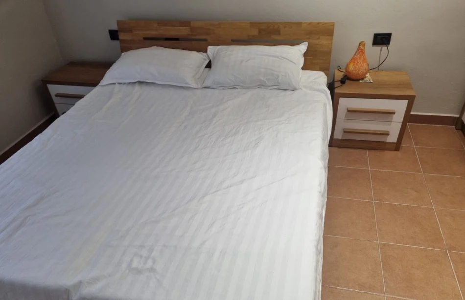 Tirane, affitto appartamento 1+1 al secondo piano, 50 m², 450 € (Ali Demi)