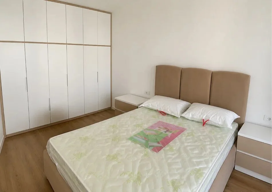 Tirane, affitto appartamento 1+1 Piano 3, 55 m² 520 € (Fresku)