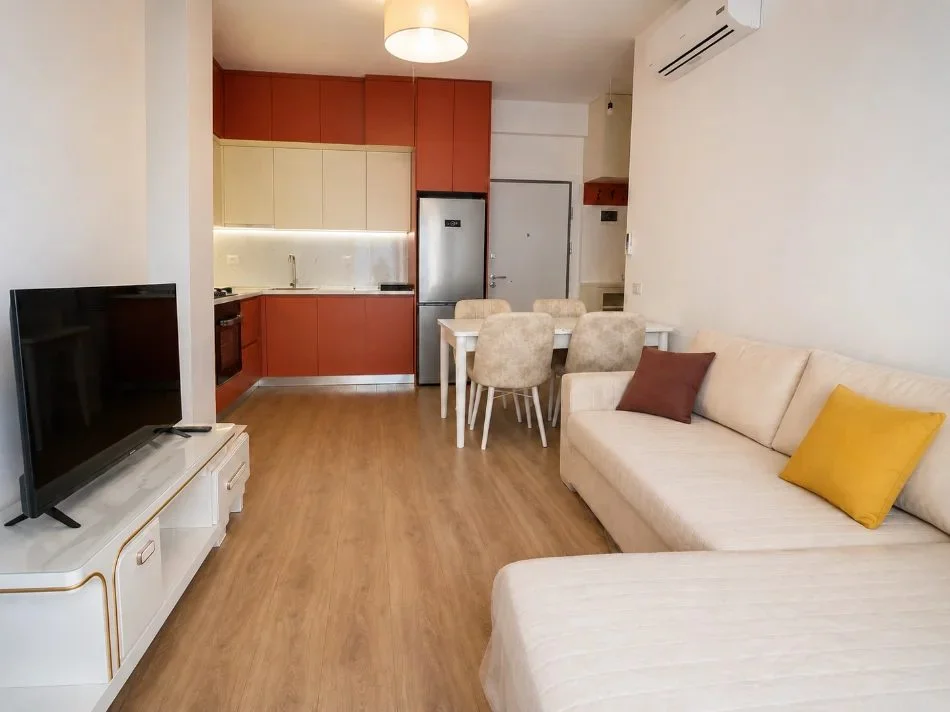 Tirane, affitto appartamento 1+1 Piano 3, 55 m² 520 € (Fresku)