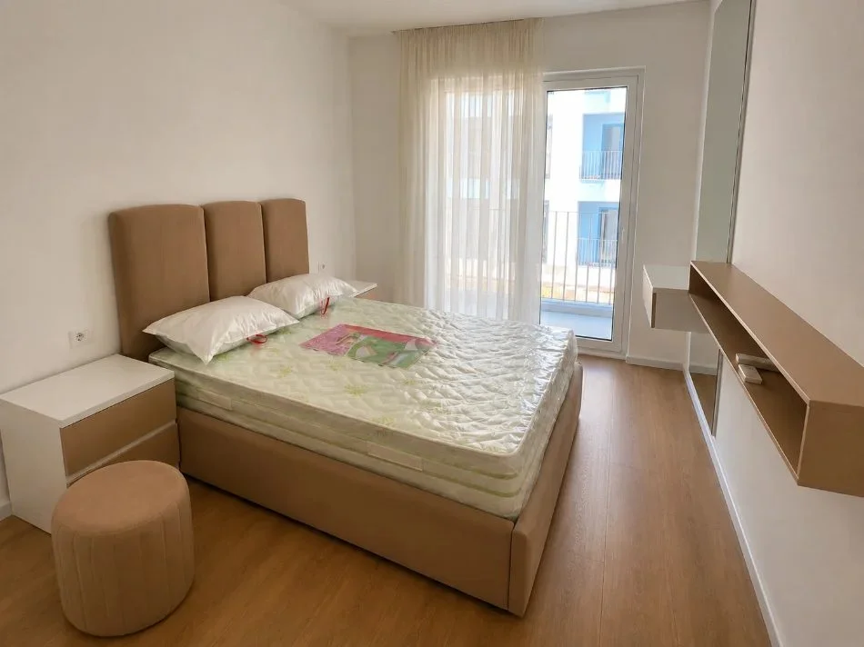 Tirane, affitto appartamento 1+1 Piano 3, 55 m² 520 € (Fresku)