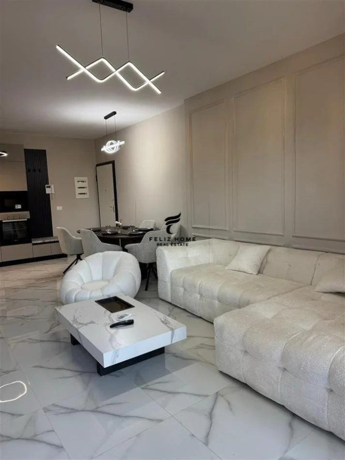 Tirane, affitto appartamento 3+1 Piano 15, 125 m² 1.900 € (VIA KAVAJES)