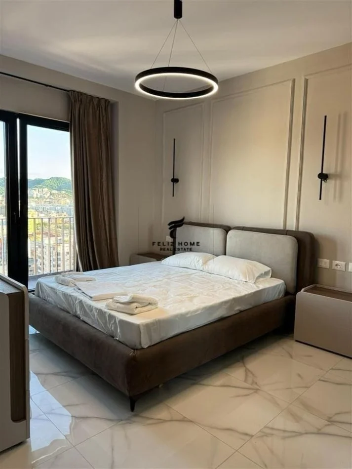 Tirane, affitto appartamento 3+1 Piano 15, 125 m² 1.900 € (VIA KAVAJES)