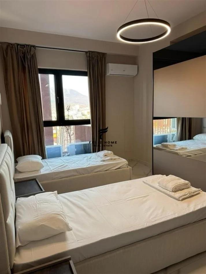 Tirane, affitto appartamento 3+1 Piano 15, 125 m² 1.900 € (VIA KAVAJES)