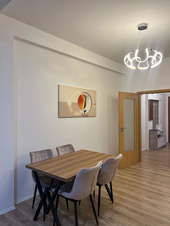 Tirane, affitto mensile appartamento 1+1 Piano 3, 80 m² 600 € (LIQUIDO CALDO)
