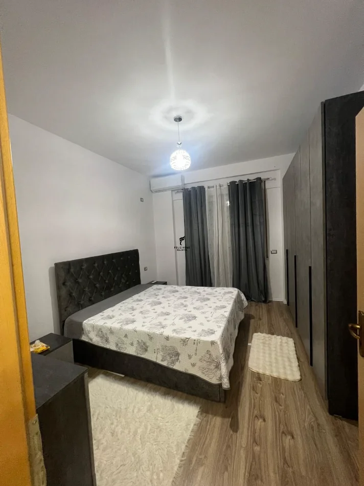 Tirane, affitto mensile appartamento 1+1 Piano 3, 80 m² 600 € (LIQUIDO CALDO)