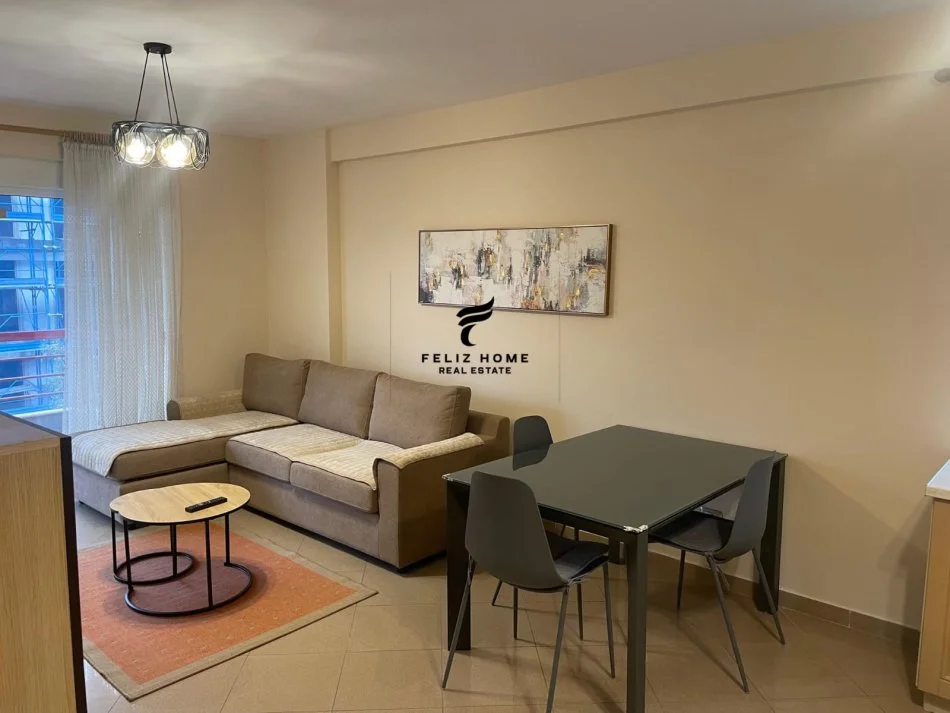 Tirane, affitto appartamento 2+1 Piano 4, 100 m² 800 € (LIQUIDO ESTIVO)