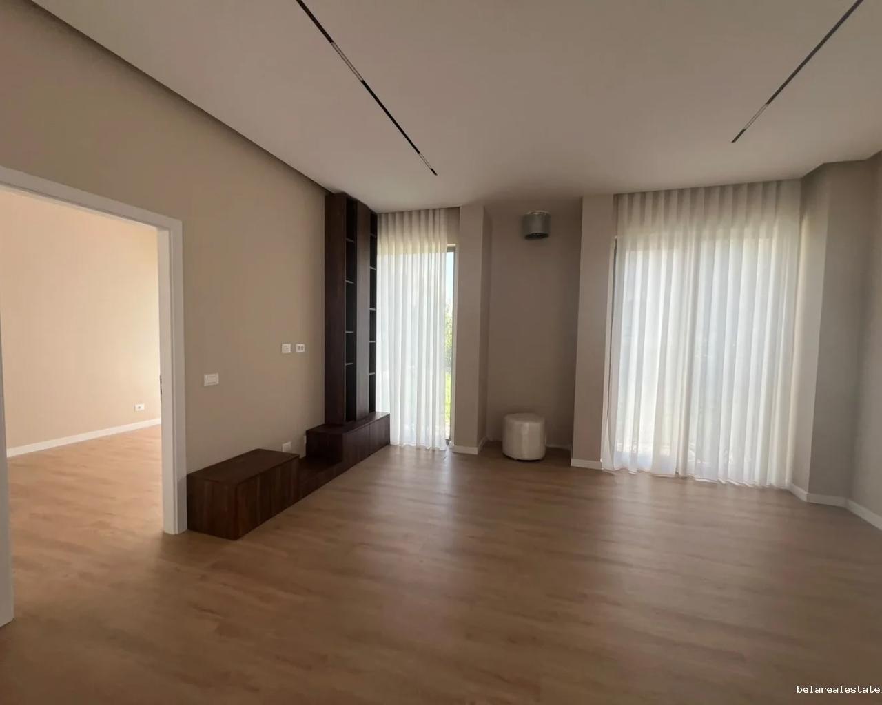 Villa a 2 piani con cortile vicino al Lago di Tana (ID BV22655) Tirana