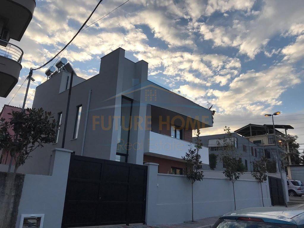 0696043713, Shitet, Vilë 2-katëshe, Xhamllik, Tiranë.