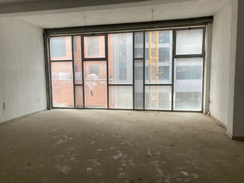 Tirane, shitet ambjent biznesi Kati 1, 69 m² 85.000 € (Paskuqan)
