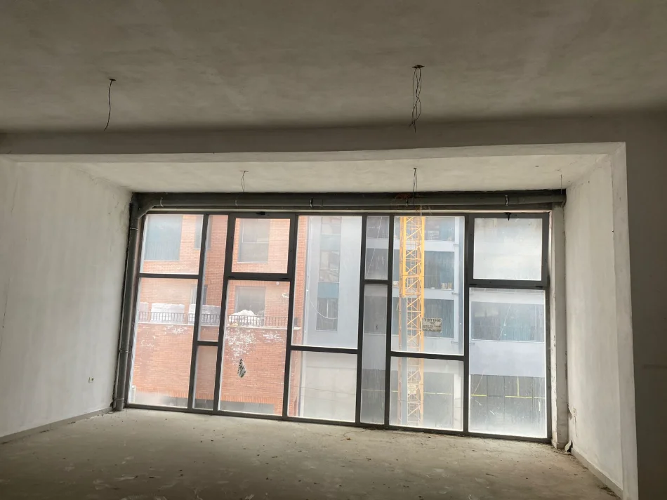 Tirane, vendito locale commerciale al piano 1, 69 m² 85.000 € (Paskuqan)