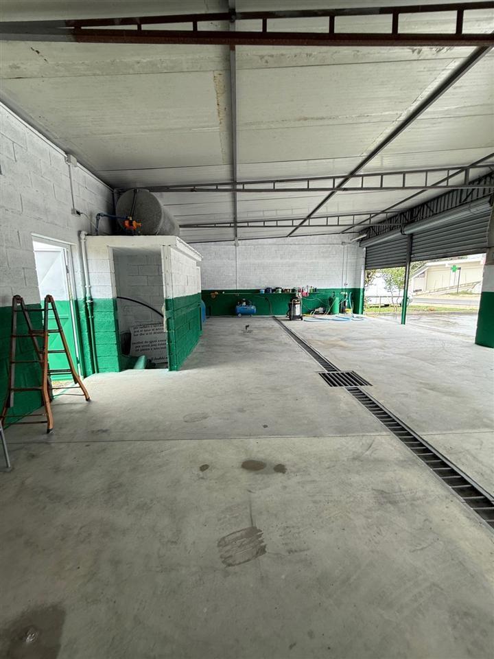 MAGAZZINO IN AFFITTO DI 1000 M2 CON PIANO IN ALBANIA A 1500 EURO