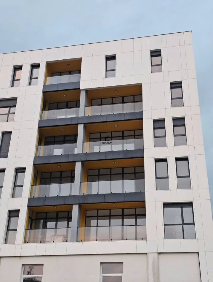 Tirane, vendita locale commerciale al piano 1, 280 m² 448.000 € (ex fabbrica Uzina Dinamo, Rruga Dine Hoxha, Tirana)