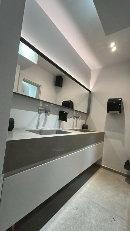 Tirane, vendesi ambiente commerciale, 76 m², 330.000 € (ALI DEMI)