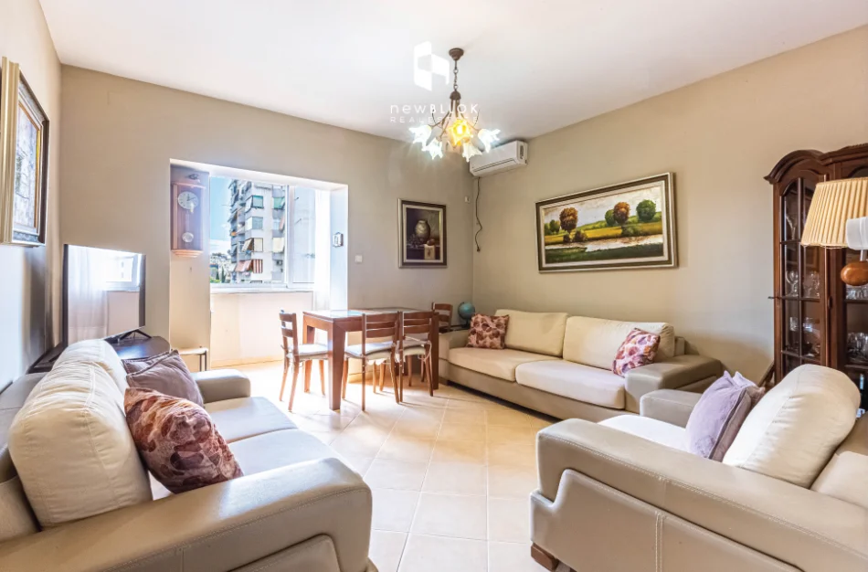 🌟 Shitet : 2+1 në Zemër të Tiranës (📍Sheshi Skëndërbe – Rr. Fortuzi ) 74m² NETO, 🔥179,000€ 🔥 Kati 4 Planimetri Perfekte