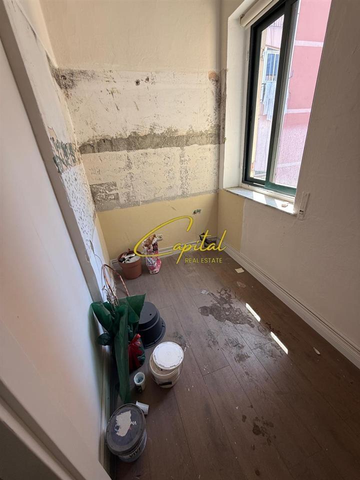 RENTAL ROOM 95 M2 IN BUILDING 1000 EURO