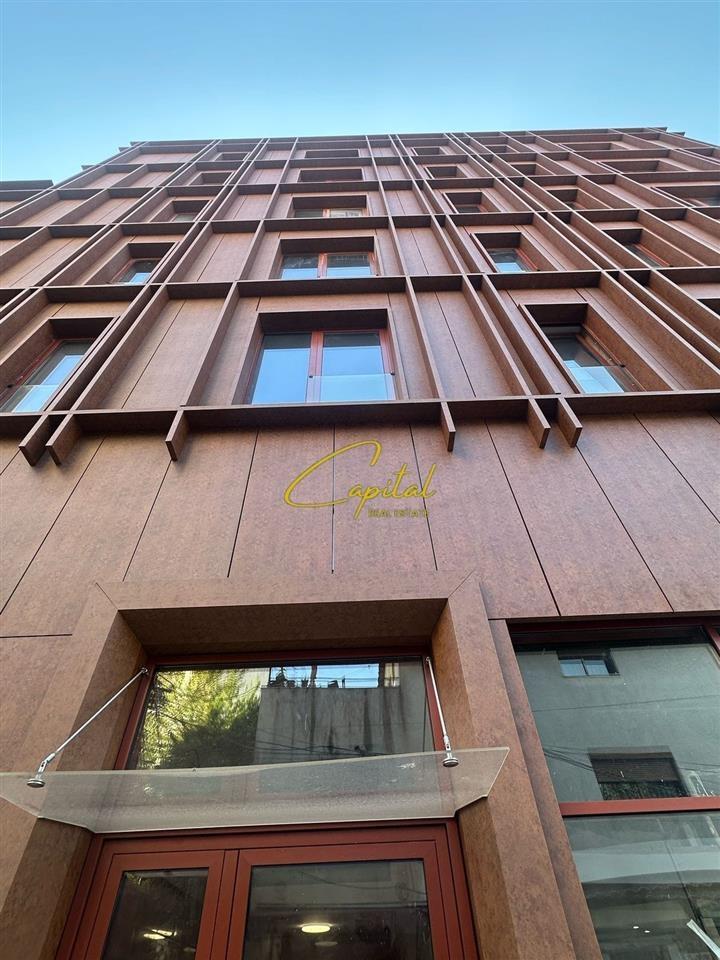 ZYRE ME QERA 156 M2 RRUGA E KAVAJES 2.500 EURO