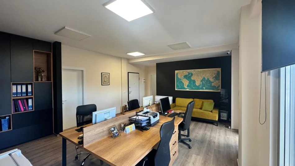 Tirane, shitet ambjent biznesi Kati 7, 166 m² 475.000 € (RRUGA E KAVAJES)