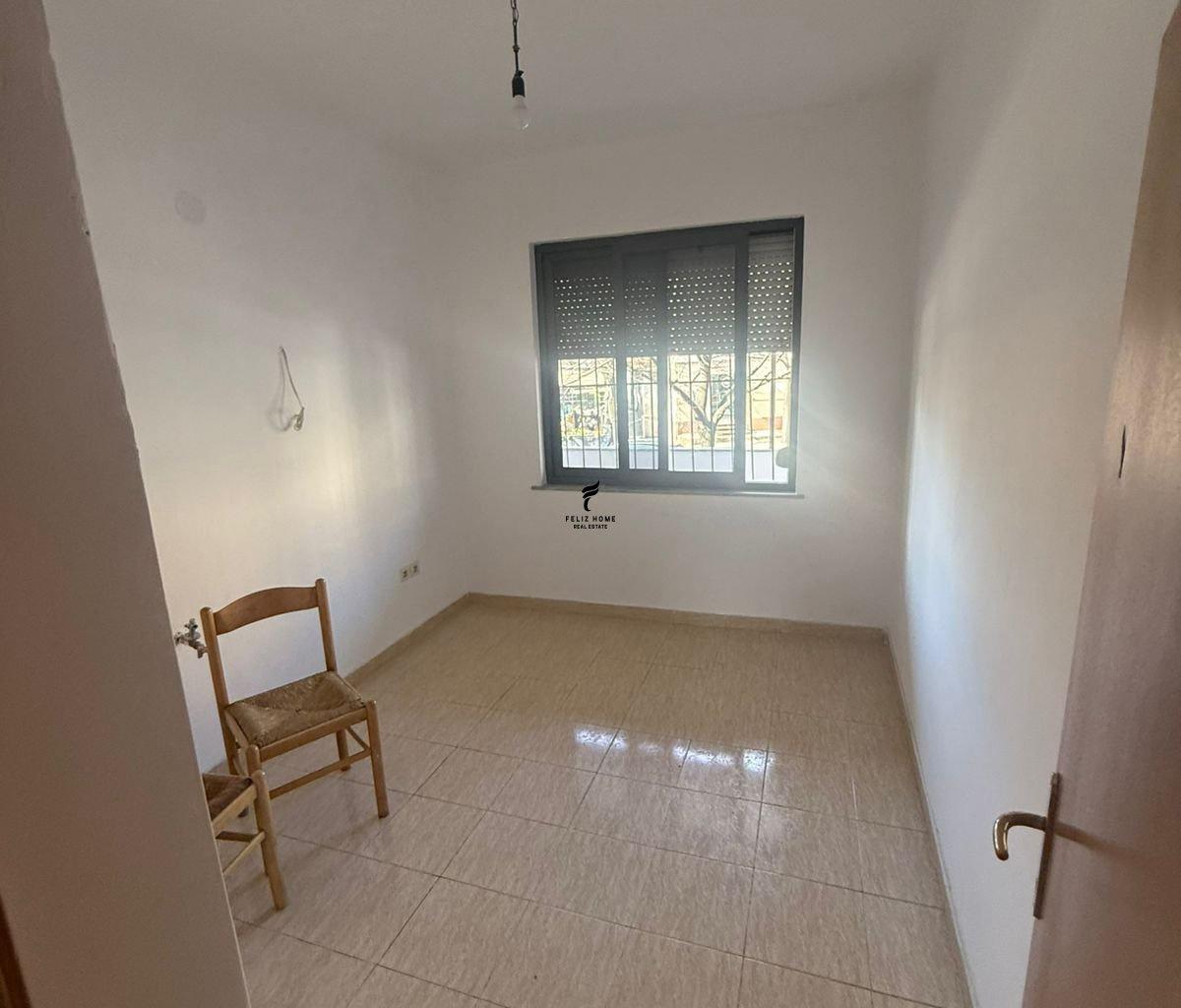 Zyra con quota di 70 m2 in vendita a 60.000 LEKE