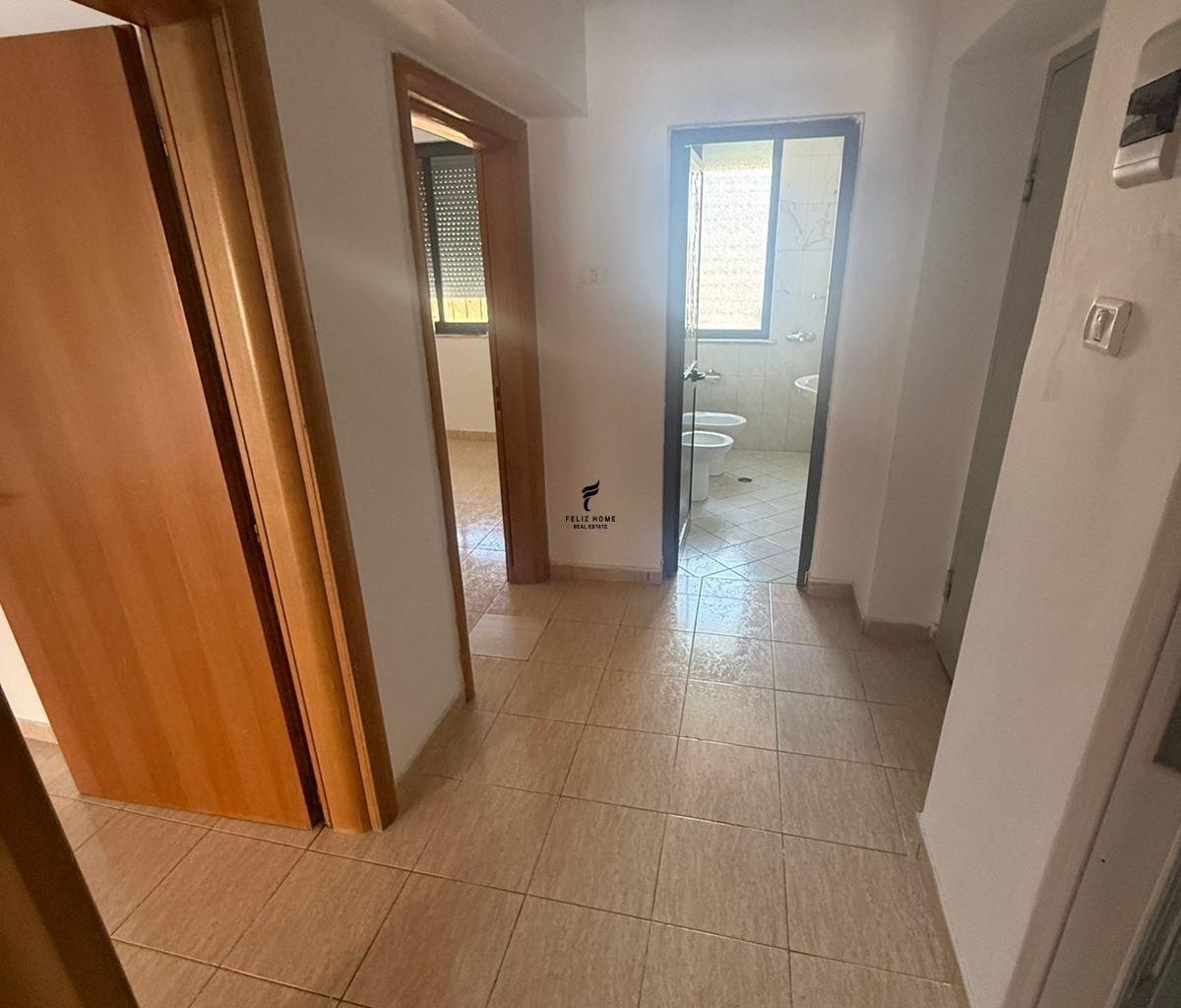 Zyra con quota di 70 m2 in vendita a 60.000 LEKE