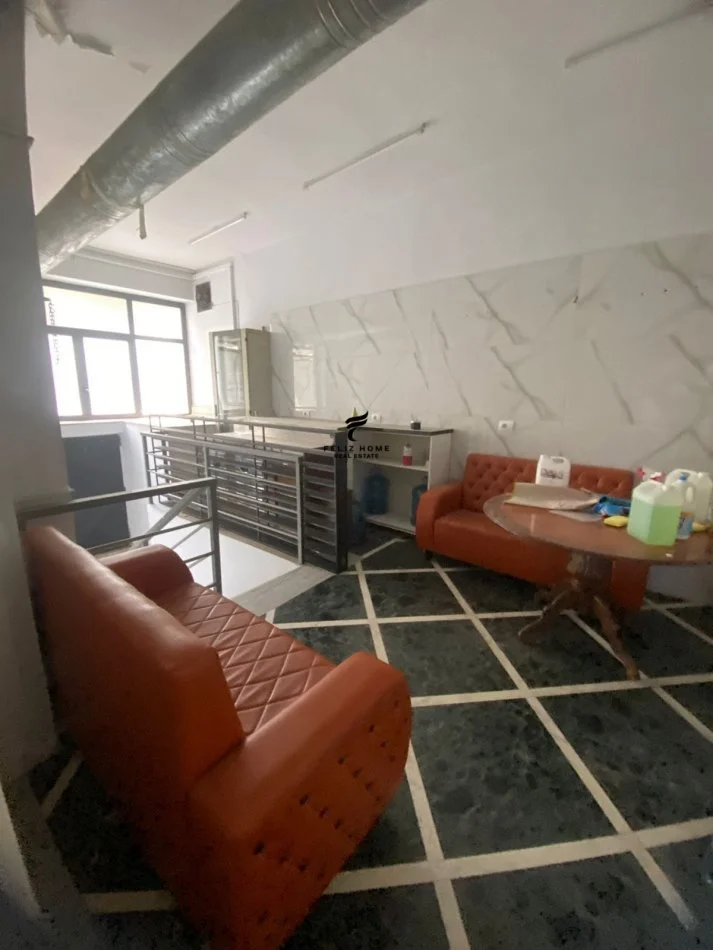 Tirane, ufficio in vendita Kati 1, 224 m² 675.000 € (BULEVARDI ZOGU I)