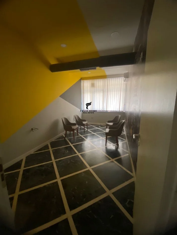 Tirane, ufficio in vendita Kati 1, 224 m² 675.000 € (BULEVARDI ZOGU I)