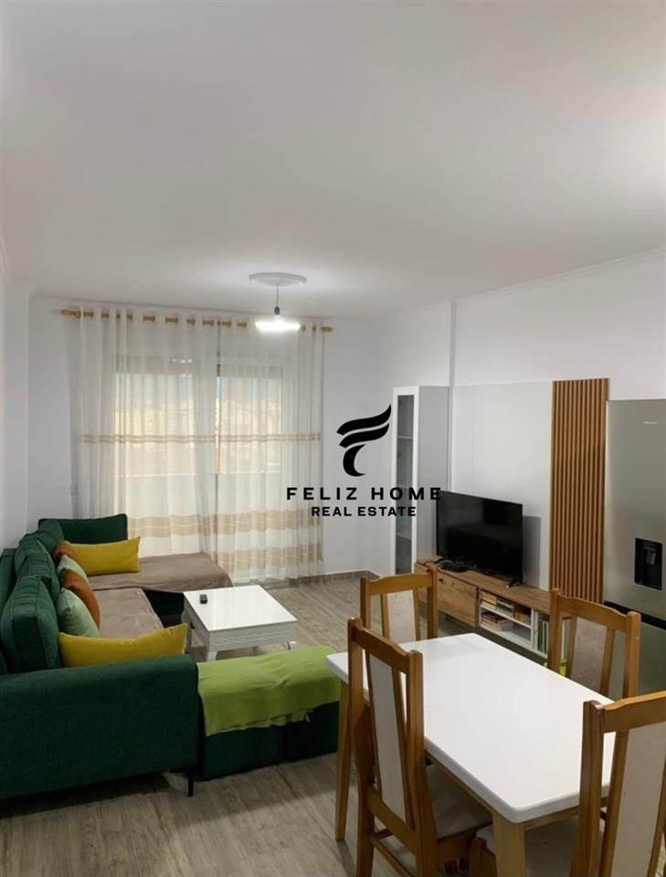 APARTAMENT ME QERA 1+1 QENDER RRUGA E KAVAJES 550 EURO