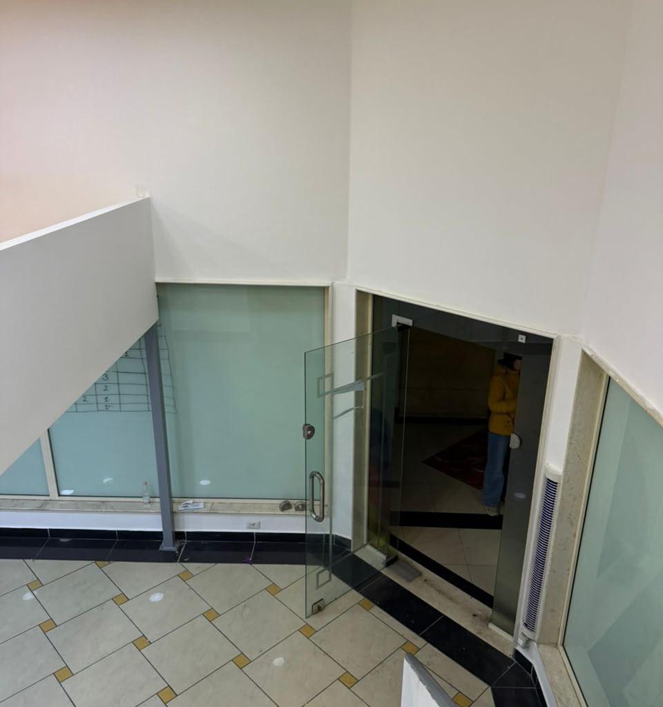 Duplex Shop for Rent – Near Galeria, Former Cinema 17 Nëntor