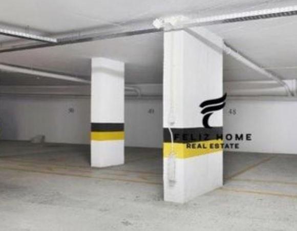 Shop with 2 Parking Spaces, Fully Renovated, 80,000 Euros
