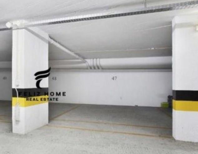 Shop with 2 Parking Spaces, Fully Renovated, 80,000 Euros