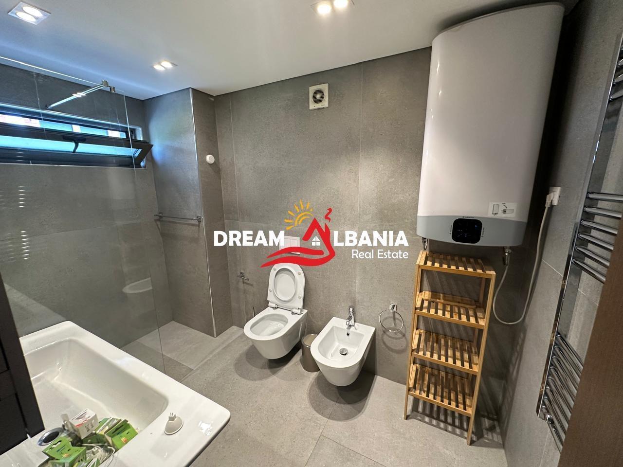 For Rent: 3-Storey Villa in Mullet (ID 4251402)