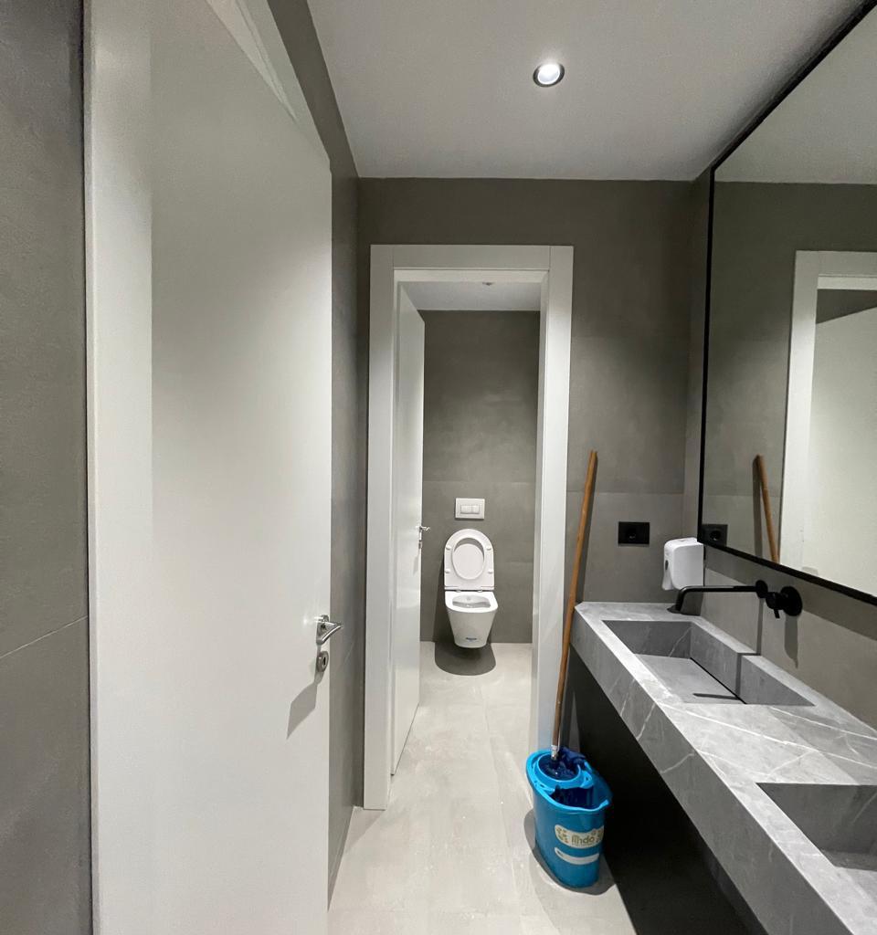 🏢 Ambient Commerciale in Affitto – Complesso Delijorgji