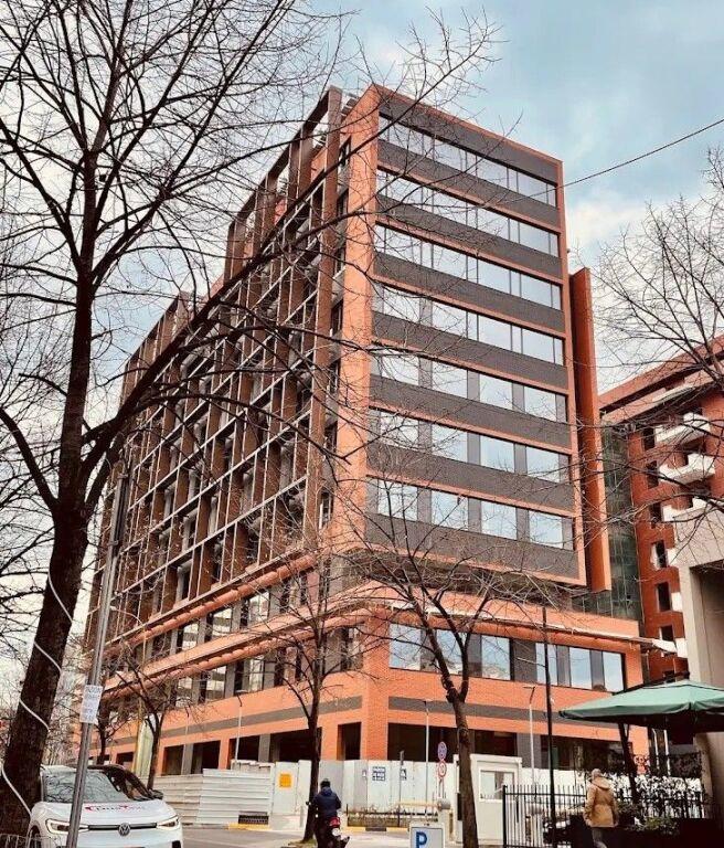🏢 Ambient Komercial me Qira – Kompleksi Delijorgji
