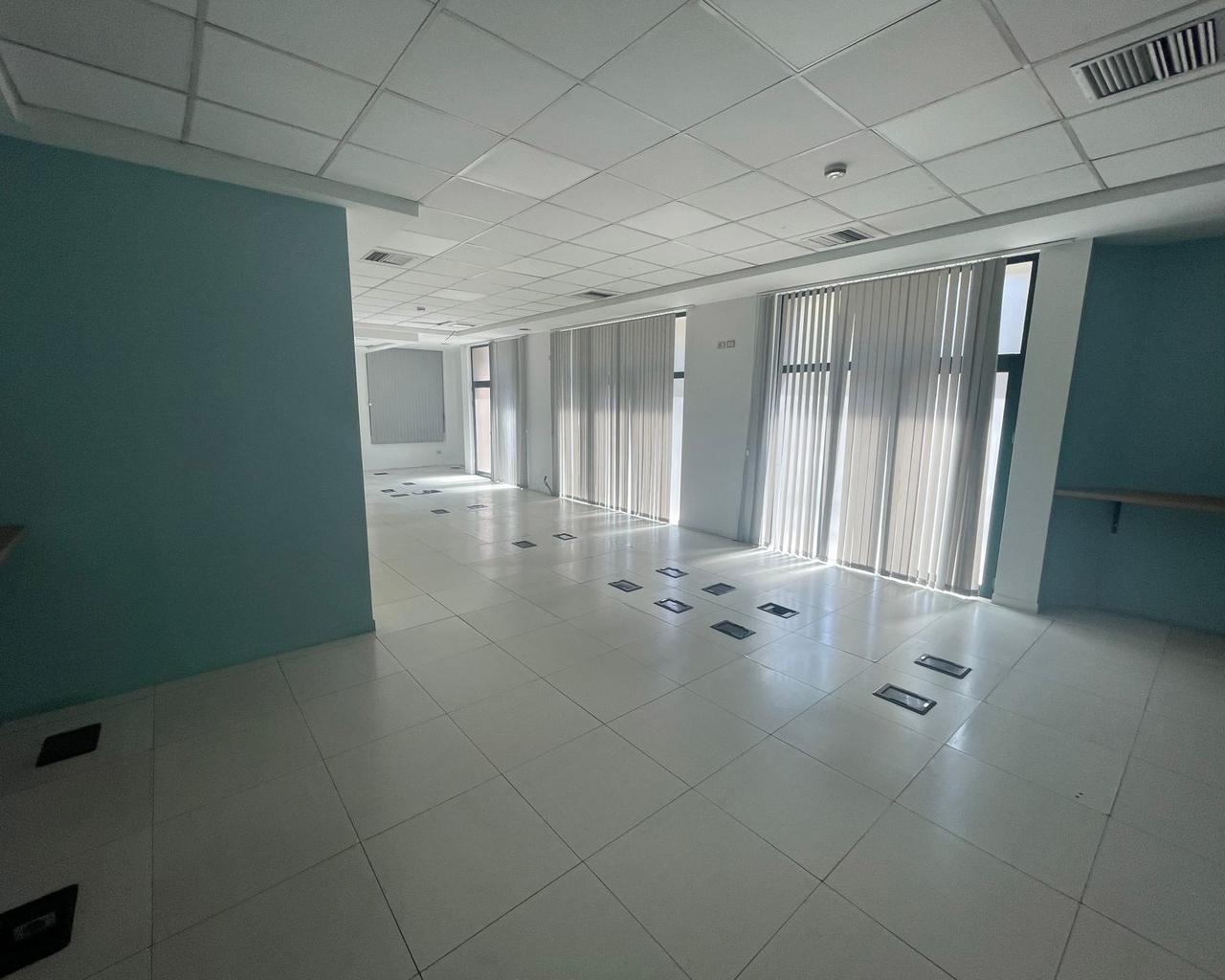 JEPET ME QIRA NJËSI KOMERCIALE PREMIUM PËRBALLË DELIJORGJIT