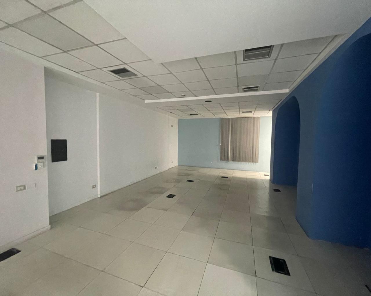 JEPET ME QIRA NJËSI KOMERCIALE PREMIUM PËRBALLË DELIJORGJIT