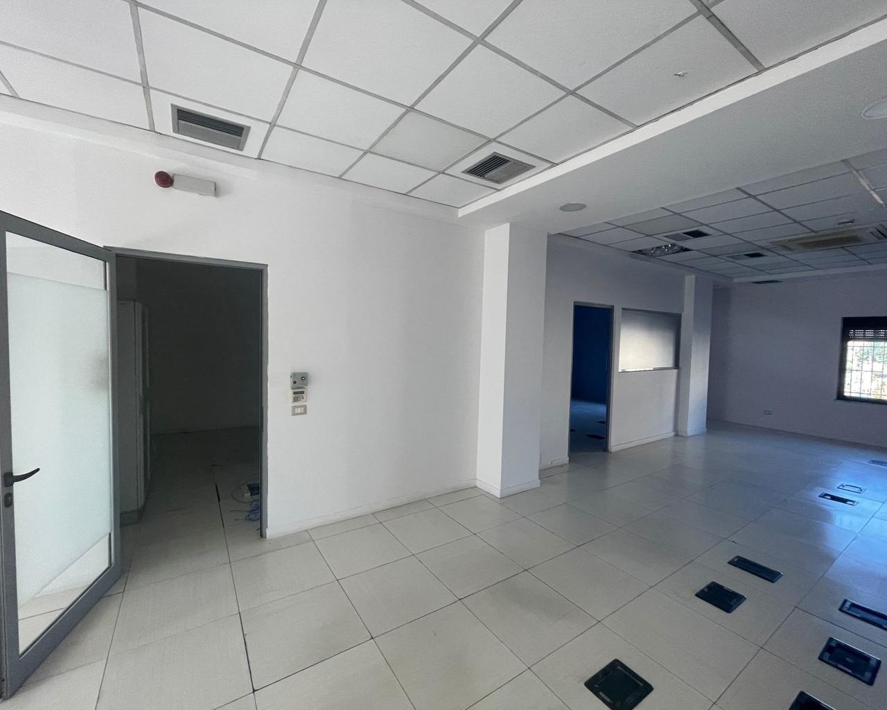 JEPET ME QIRA NJËSI KOMERCIALE PREMIUM PËRBALLË DELIJORGJIT