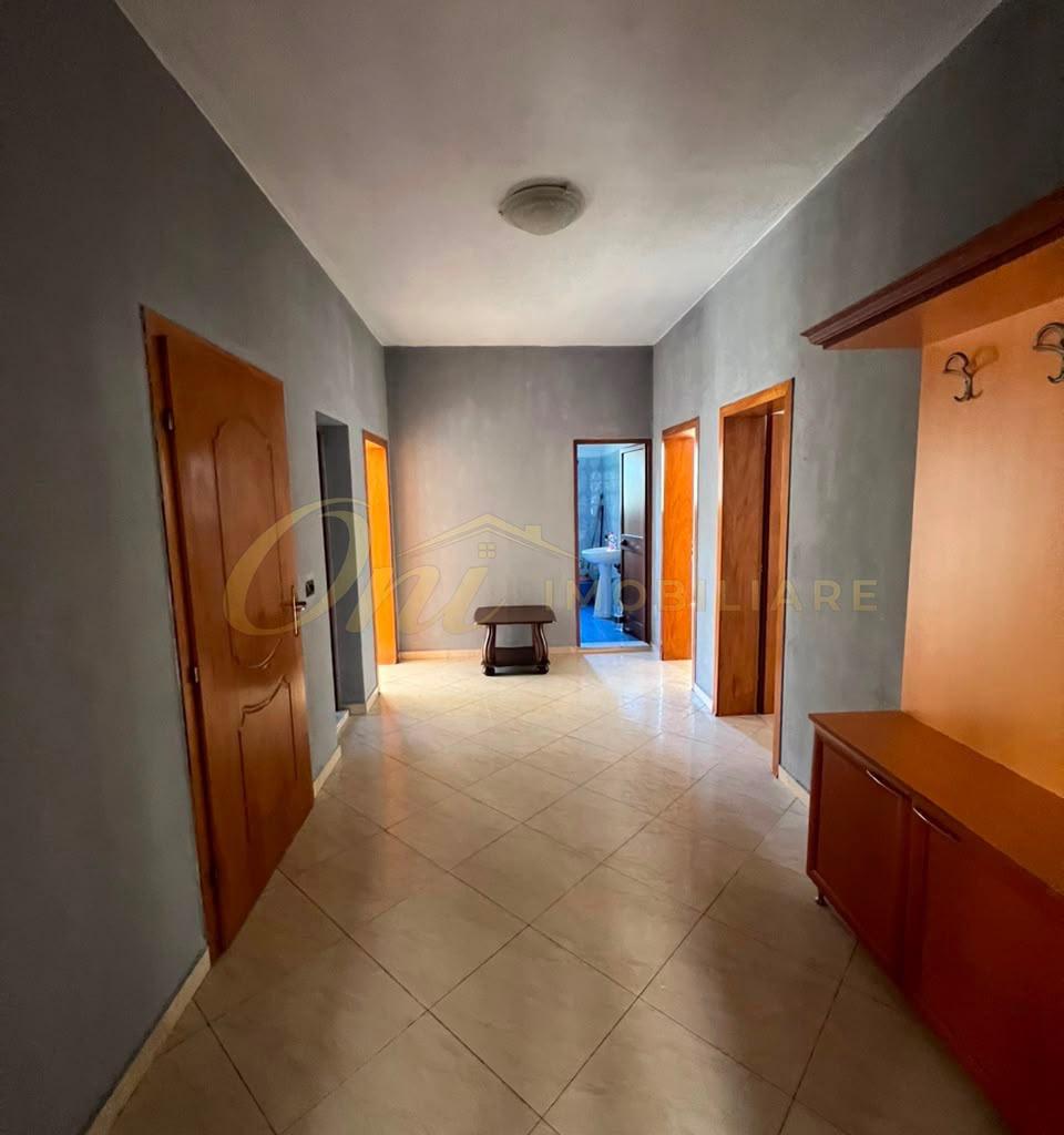 Affitto locale commerciale, Comune di Parisit