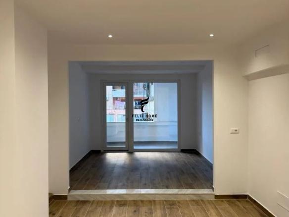 ZYRE ME QERA 61 M2 BULEVARDI I RI 750 EURO FH-59116