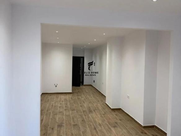 ZYRE ME QERA 61 M2 BULEVARDI I RI 750 EURO FH-59116