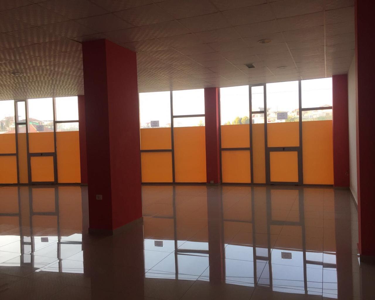 Zyra con Quota di 250 m² in Viale Nuovo a 70.000 Lek