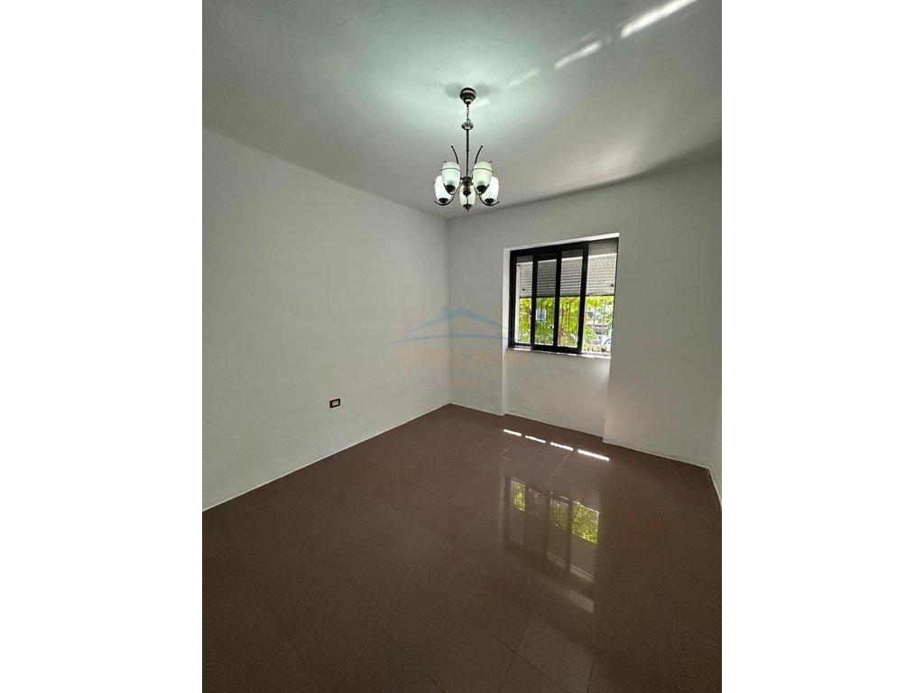 0694603851,Qera, Ambient Biznesi, Rruga e Durresit, Tirane